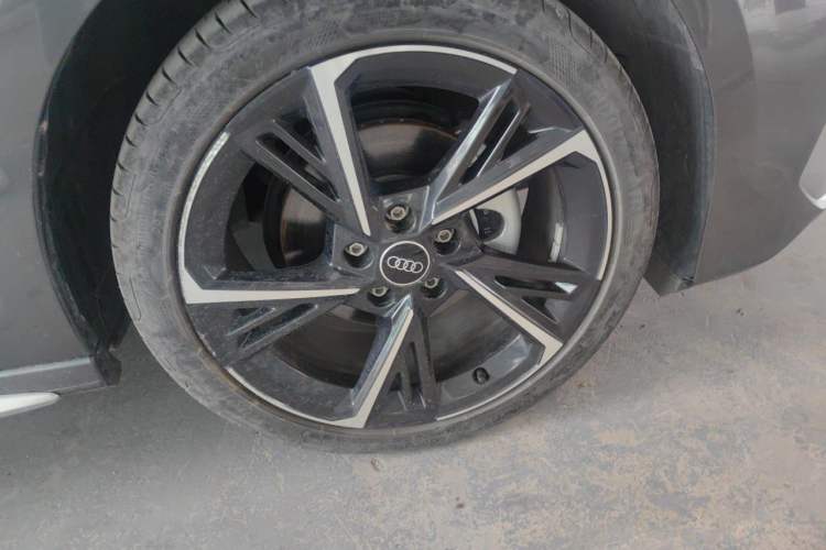Used Audi A3 2024 Sportback 35 TFSI Fashionable Sports Model Right Front Wheel Hub
