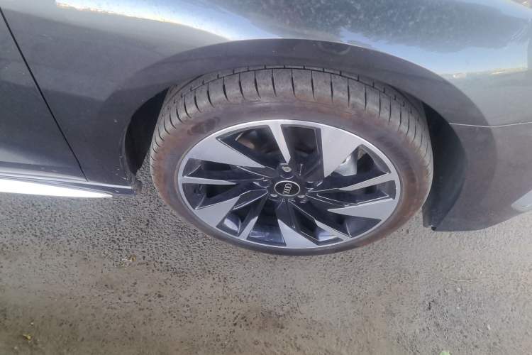 Used Audi A3 2024 A3L Limousine 35 TFSI Fashion Sport Model Right Front Wheel Hub