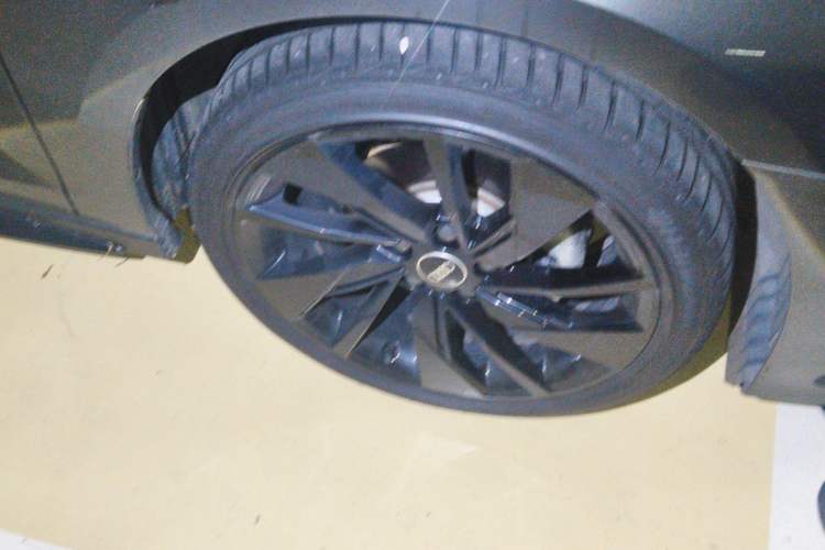 Used Audi A3 2024 A3L Limousine 35 TFSI Fashion Sport Model Right Front Wheel Hub