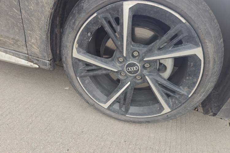 Used Audi A3 2024 A3L Limousine 35 TFSI Fashion Sport Model Right Front Wheel Hub