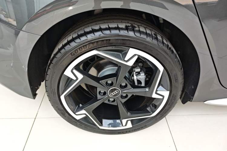 Used Audi A3 2024 Sportback 35 TFSI Luxury Sports Model Right Rear Wheel Hub