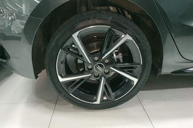 Used Audi A3 2024 Sportback 35 TFSI Fashionable Sports Model Right Rear Wheel Hub
