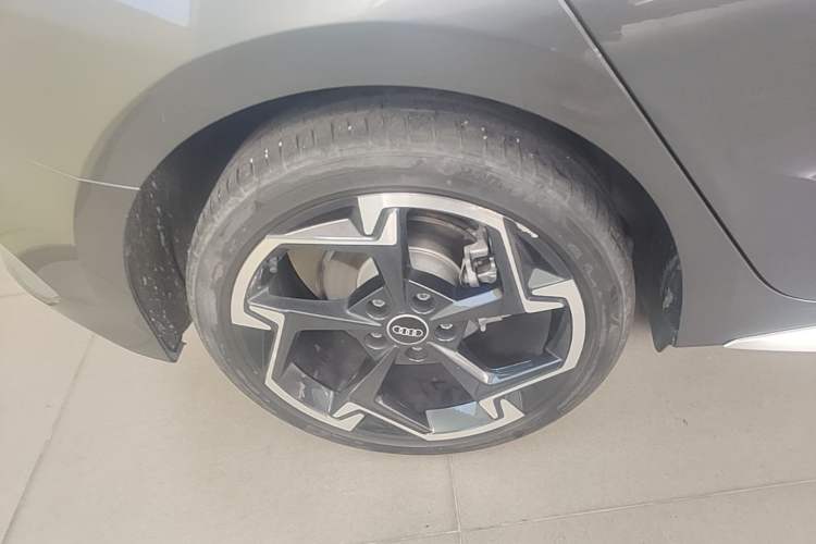 Used Audi A3 2024 Sportback 35 TFSI Luxury Sports Model Right Rear Wheel Hub