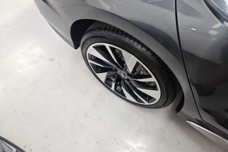 Used Audi A3 2024 A3L Limousine 35 TFSI Fashion Sport Model Right Rear Wheel Hub