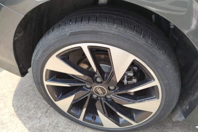 Used Audi A3 2024 A3L Limousine 35 TFSI Fashion Sport Model Right Rear Wheel Hub