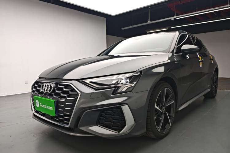 Audi A3 2024 Sportback 35 TFSI Fashionable Sports Model