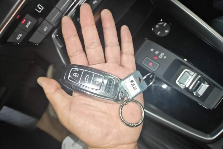 Used Audi A3 2024 Sportback 35 TFSI Fashionable Sports Model Vehicle Key