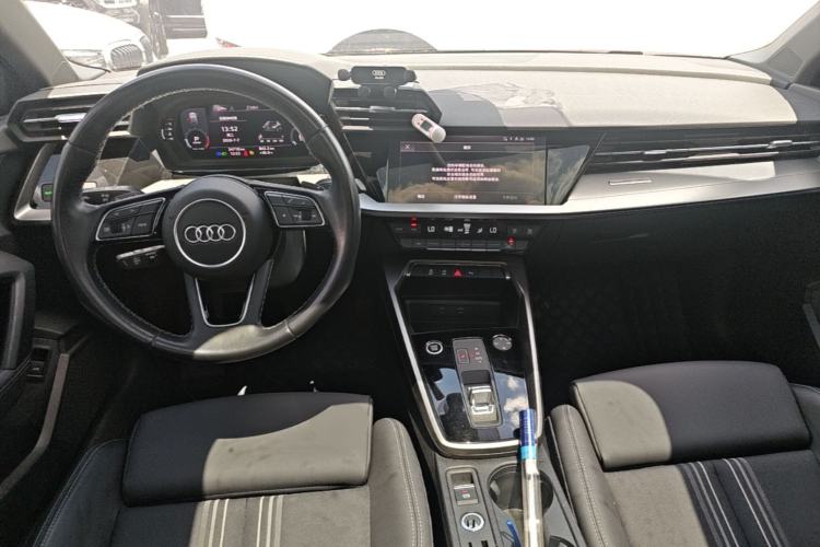 Used Audi A3 2024 Sportback 35 TFSI Fashionable Sports Model Center Console