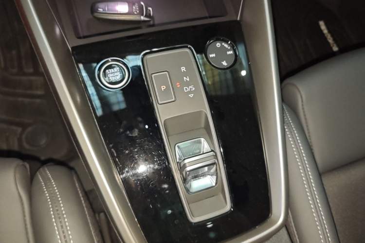 Used Audi A3 2024 A3L Limousine 35 TFSI Fashion Sport Model Gear Lever