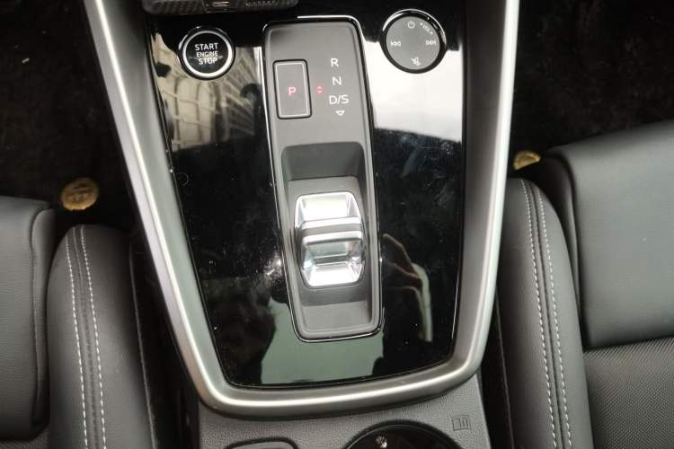 Used Audi A3 2024 A3L Limousine 35 TFSI Fashion Sport Model Gear Lever