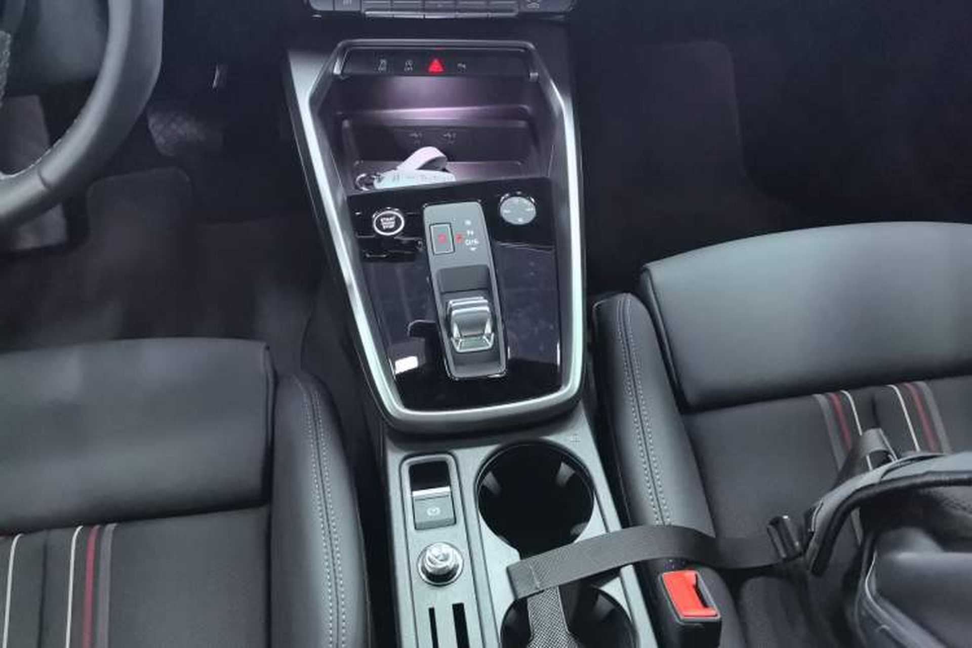 Used Audi A3 2024 A3L Limousine 35 TFSI Fashion Sport Model Gear Lever