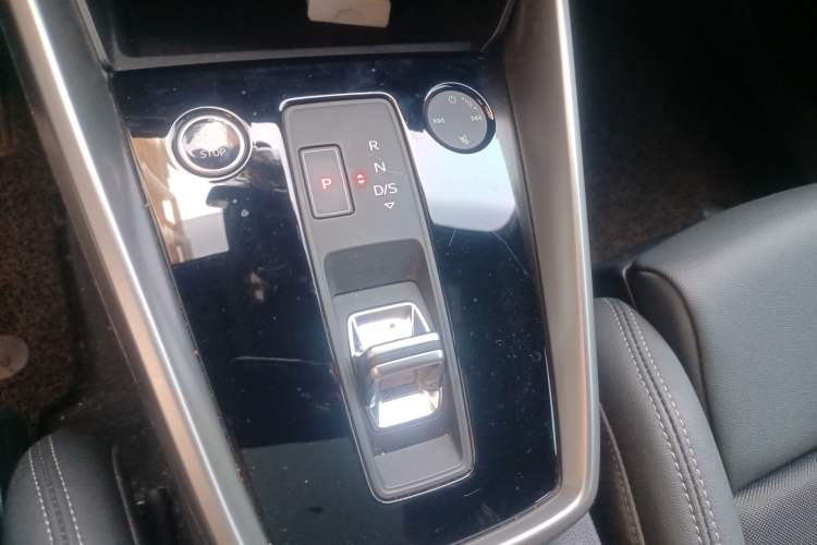 Used Audi A3 2024 Sportback 35 TFSI Fashionable Sports Model Gear Lever