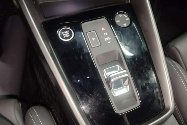 Used Audi A3 2024 Sportback 35 TFSI Fashionable Sports Model Gear Lever