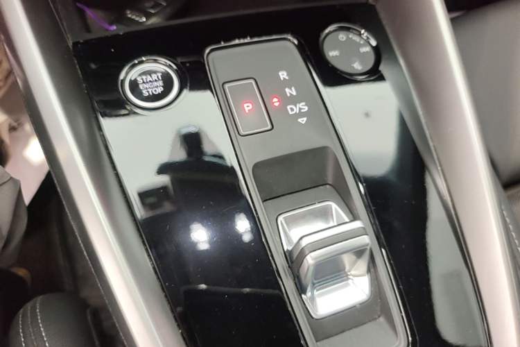 Used Audi A3 2024 A3L Limousine 35 TFSI Fashion Sport Model Gear Lever