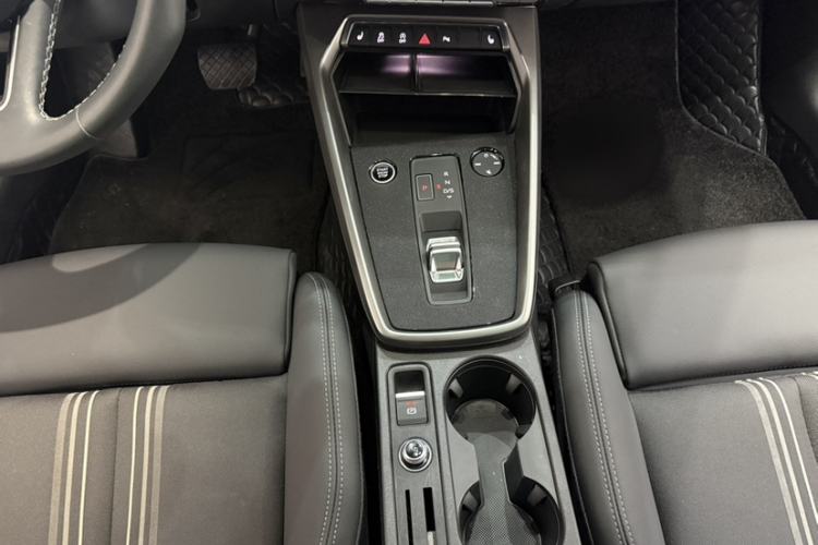 Used Audi A3 2024 Sportback 35 TFSI Fashionable Sports Model Interior 4