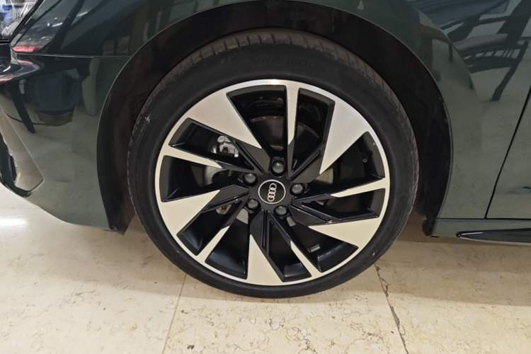 Used Audi A3 2024 A3L Limousine 35 TFSI Fashion Sport Model Left Front Wheel Hub