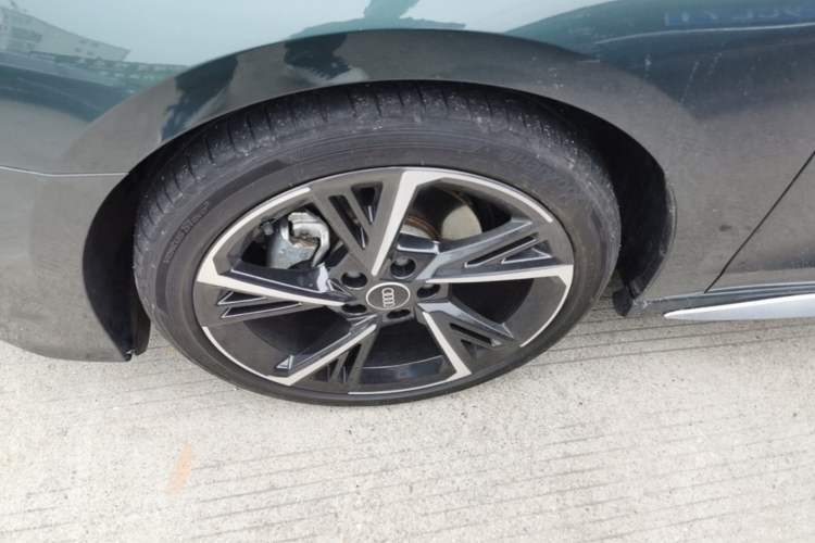 Used Audi A3 2024 Sportback 35 TFSI Fashionable Sports Model Left Front Wheel Hub