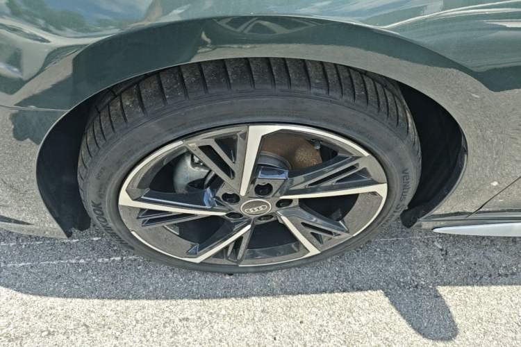 Used Audi A3 2024 Sportback 35 TFSI Fashionable Sports Model Left Front Wheel Hub