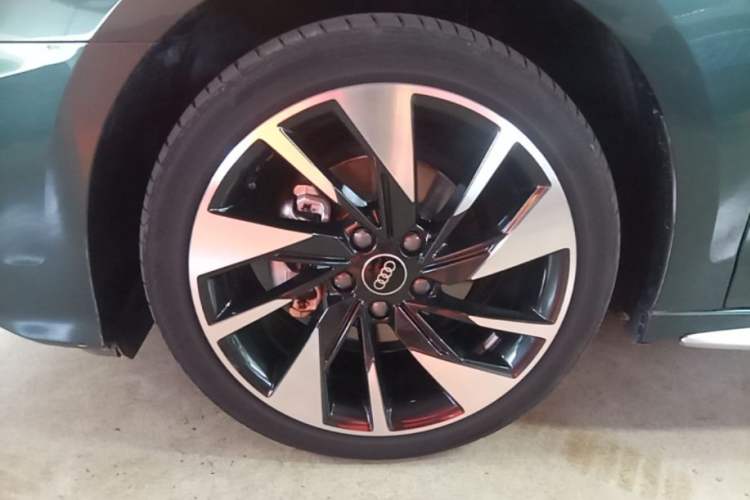 Used Audi A3 2024 A3L Limousine 35 TFSI Fashion Sport Model Left Front Wheel Hub