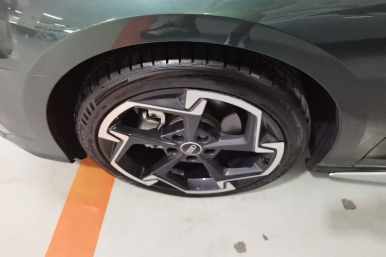 Used Audi A3 2024 Sportback 35 TFSI Fashionable Sports Model Left Front Wheel Hub