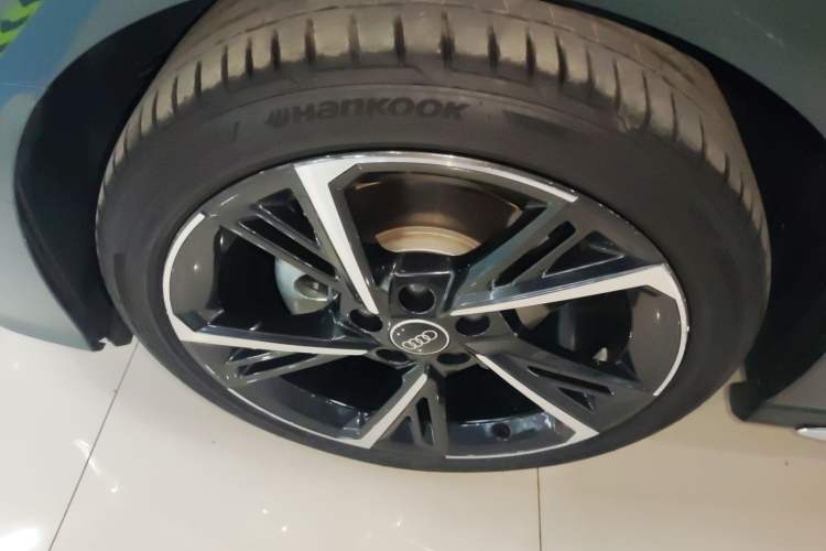 Used Audi A3 2024 Sportback 35 TFSI Fashionable Sports Model Left Front Wheel Hub