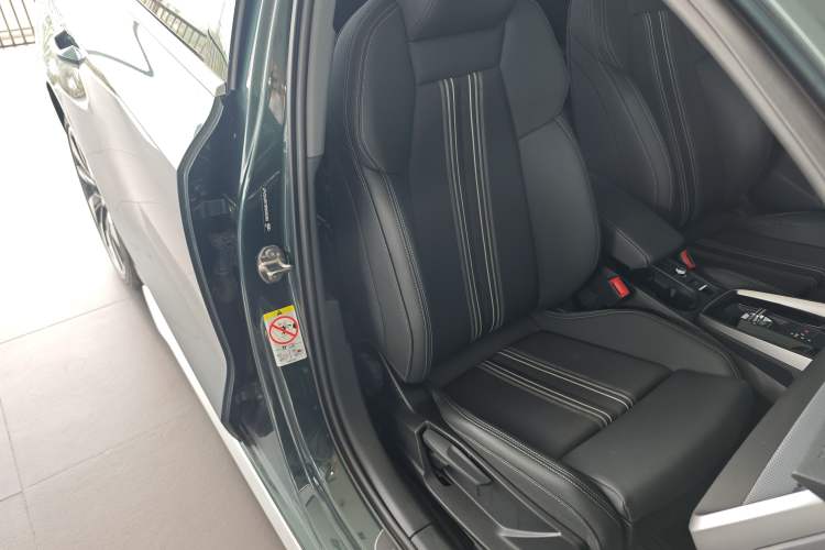 Used Audi A3 2024 A3L Limousine 35 TFSI Fashion Sport Model Right Front Seat