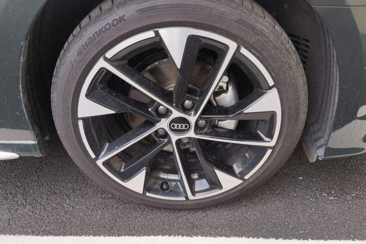 Used Audi A3 2024 Sportback 35 TFSI Fashionable Sports Model Right Front Wheel Hub
