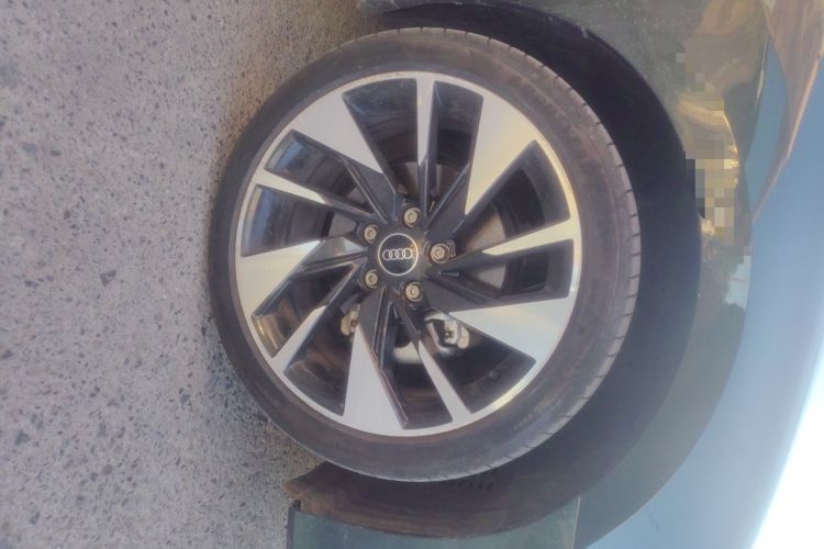 Used Audi A3 2024 A3L Limousine 35 TFSI Fashion Sport Model Right Front Wheel Hub