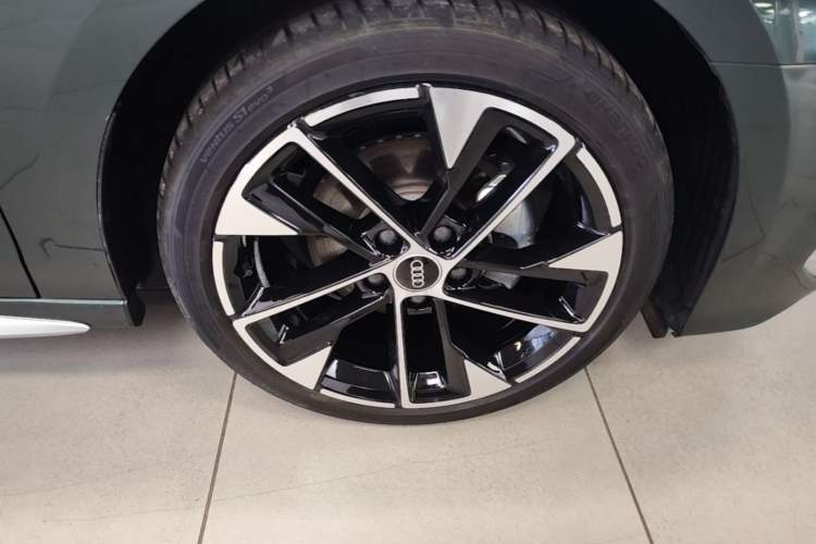Used Audi A3 2024 Sportback 35 TFSI Fashionable Sports Model Right Front Wheel Hub