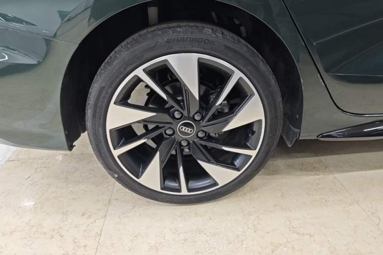 Used Audi A3 2024 A3L Limousine 35 TFSI Fashion Sport Model Right Rear Wheel Hub