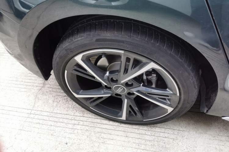 Used Audi A3 2024 Sportback 35 TFSI Fashionable Sports Model Right Rear Wheel Hub