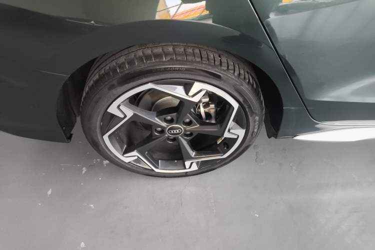 Used Audi A3 2024 A3L Limousine 35 TFSI Fashion Sport Model Right Rear Wheel Hub