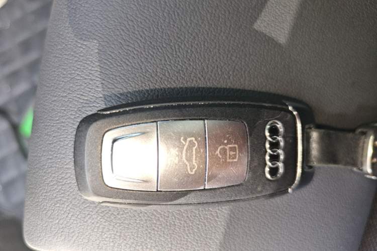 Used Audi A3 2024 Sportback 35 TFSI Fashionable Sports Model Vehicle Key