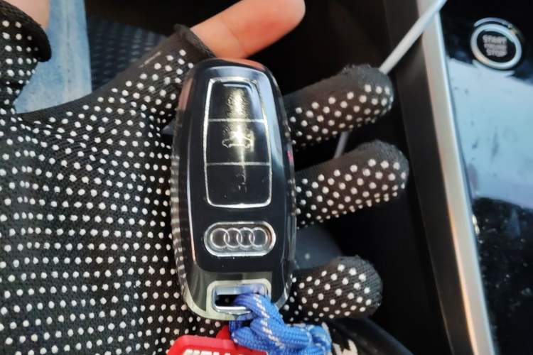 Used Audi A3 2024 Sportback 35 TFSI Advanced Sport Edition Vehicle Key