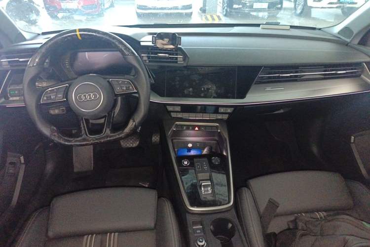 Used Audi A3 2024 Sportback 35 TFSI Fashionable Sports Model Center Console
