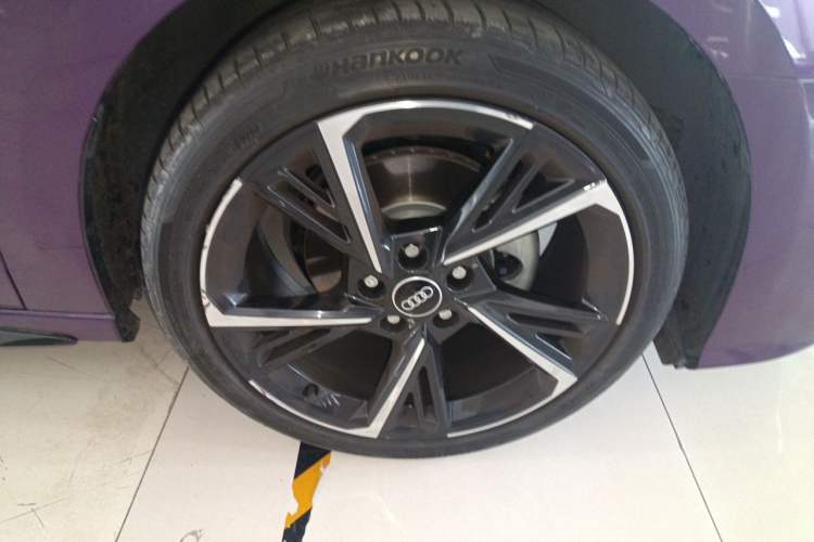 Used Audi A3 2024 Sportback 35 TFSI Fashionable Sports Model Right Front Wheel Hub