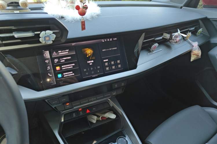 Used Audi A3 2024 A3L Limousine 35 TFSI Fashion Sport Model Audio And AC Panel