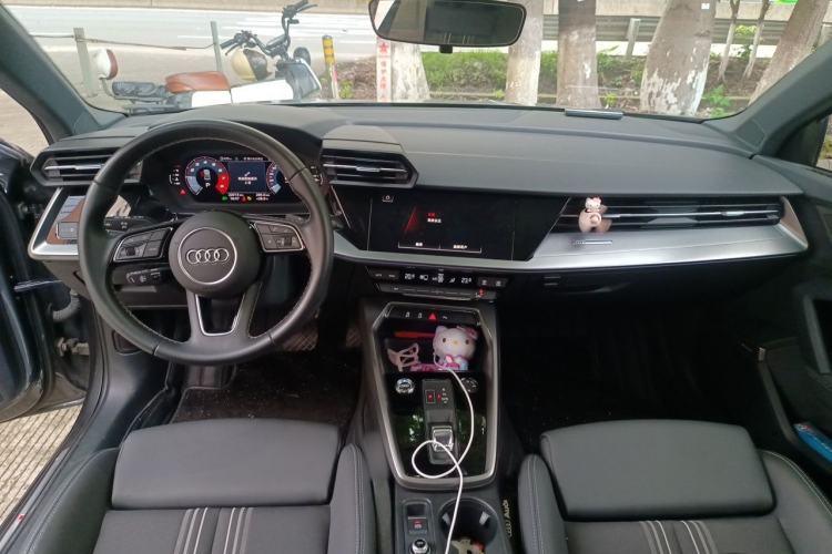 Used Audi A3 2024 A3L Limousine 35 TFSI Fashion Sport Model Center Console