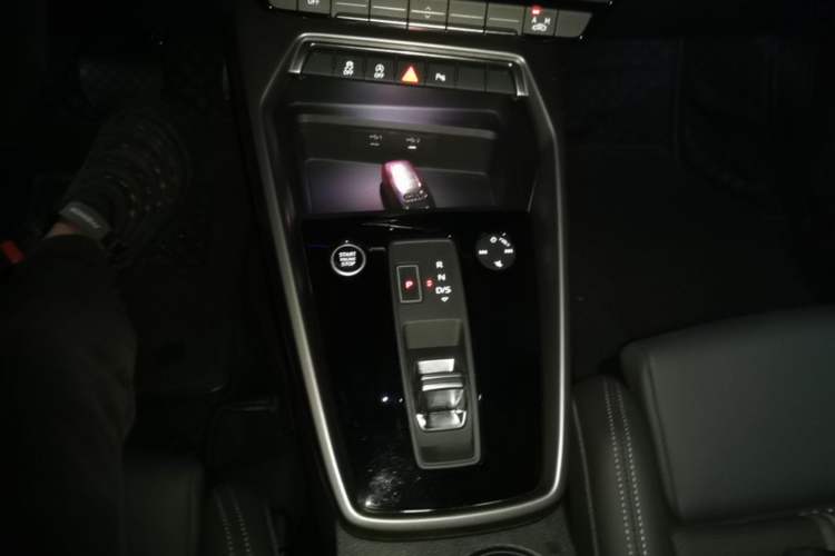 Used Audi A3 2024 A3L Limousine 35 TFSI Fashion Sport Model Gear Lever