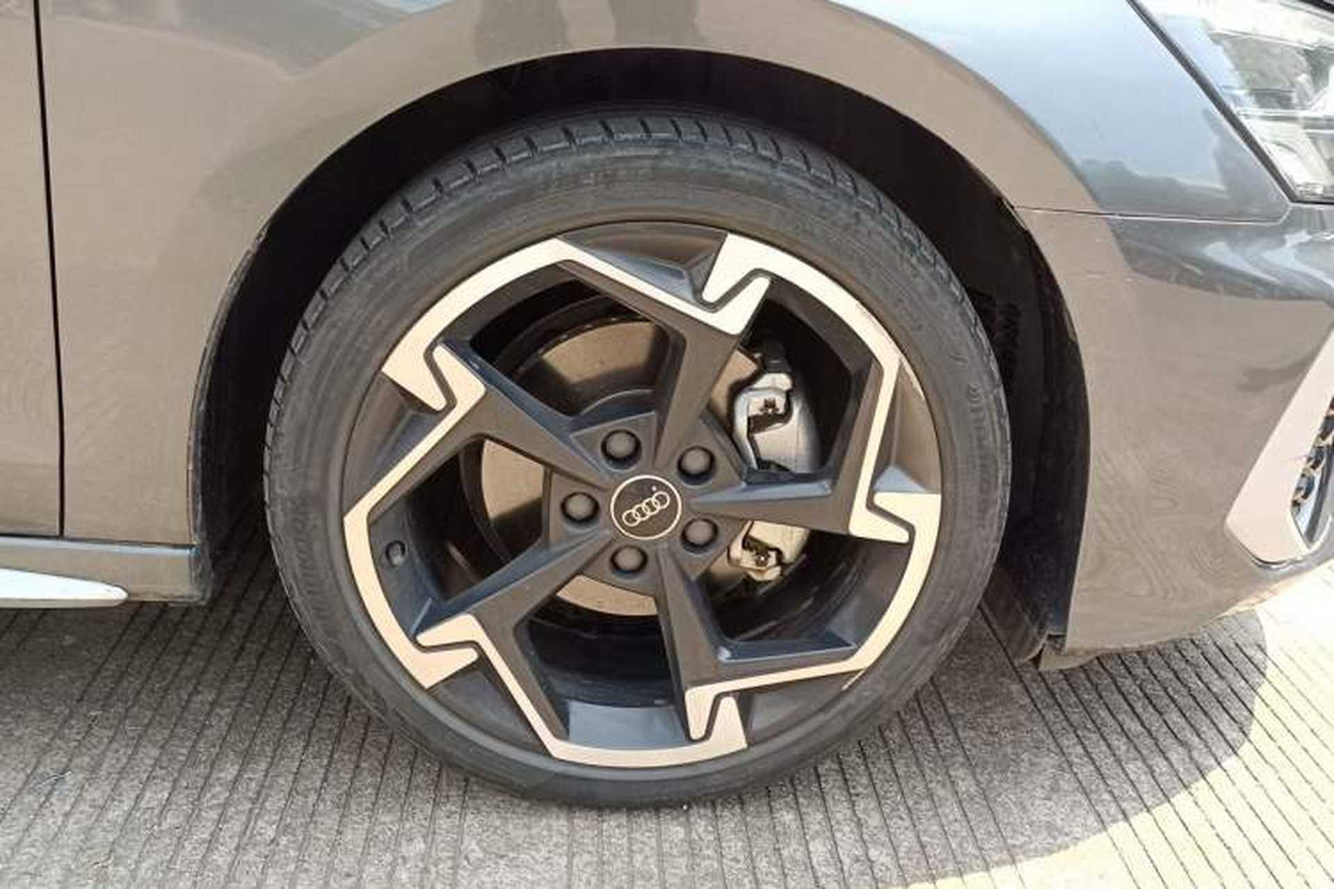 Used Audi A3 2024 Sportback 35 TFSI Luxury Sports Model Right Front Wheel Hub