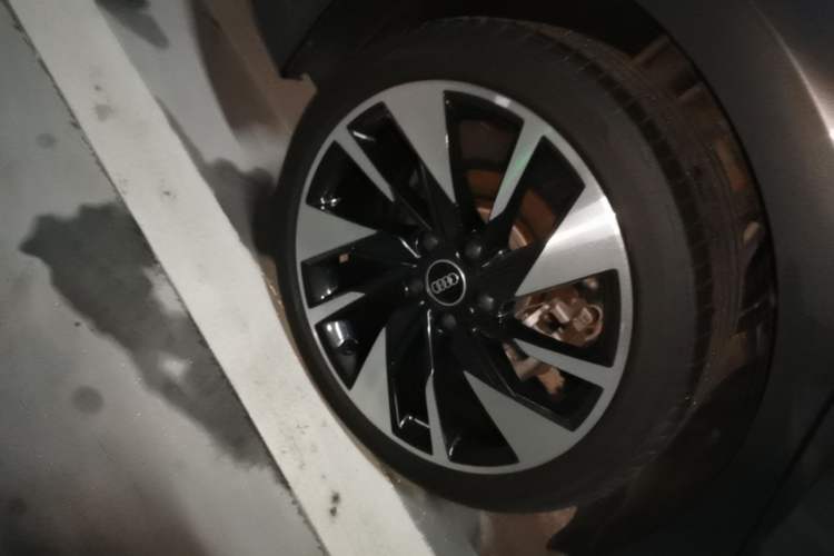 Used Audi A3 2024 A3L Limousine 35 TFSI Fashion Sport Model Right Rear Wheel Hub