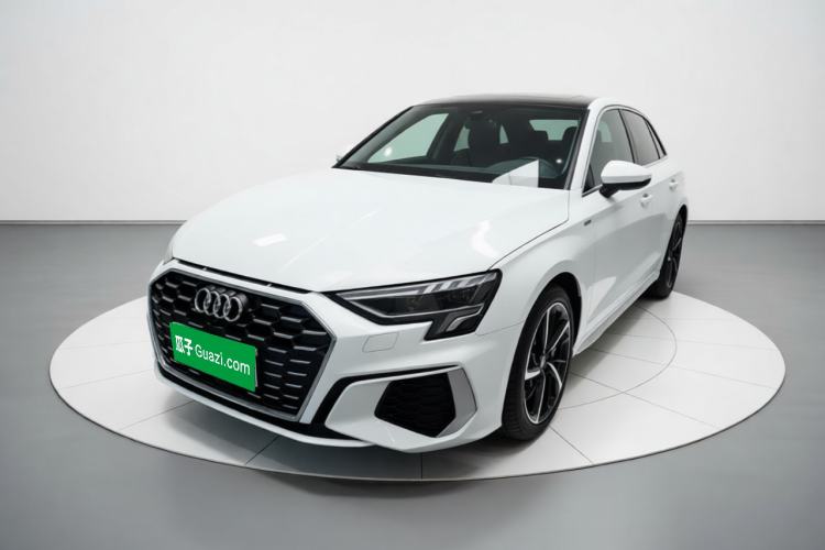 Audi A3 2024 Sportback 35 TFSI Fashionable Sports Model