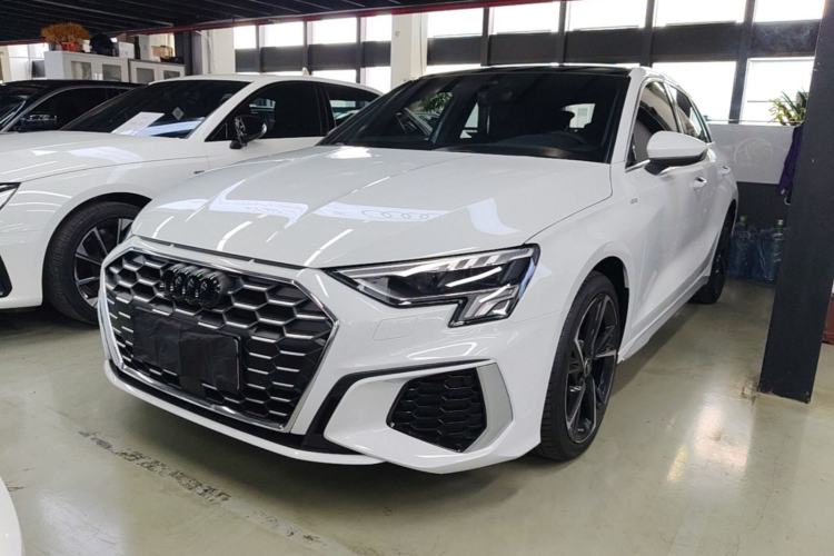Audi A3 2024 Sportback 35 TFSI Fashionable Sports Model