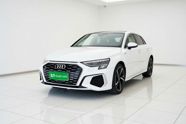 Audi A3 2024 Sportback 35 TFSI Fashionable Sports Model