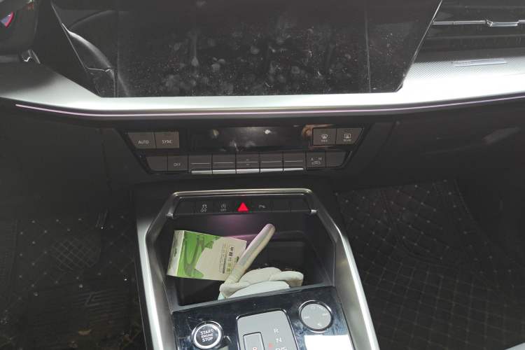 Used Audi A3 2024 A3L Limousine 35 TFSI Fashion Sport Model Audio And AC Panel