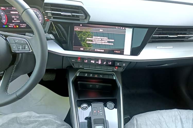 Used Audi A3 2024 A3L Limousine 35 TFSI Fashion Sport Model Audio And AC Panel