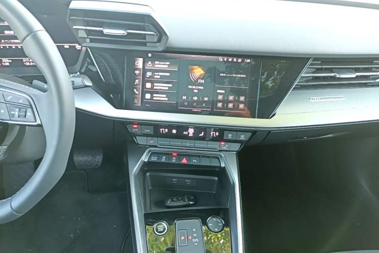 Used Audi A3 2024 A3L Limousine 35 TFSI Luxury Sport Edition Audio And AC Panel