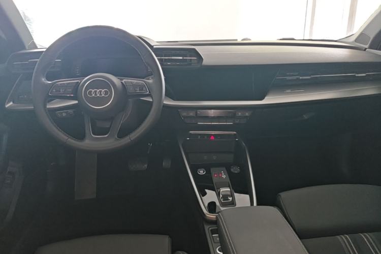 Used Audi A3 2024 A3L Limousine 35 TFSI Fashion Sport Model Center Console