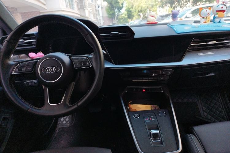 Used Audi A3 2024 Sportback 35 TFSI Fashionable Sports Model Center Console