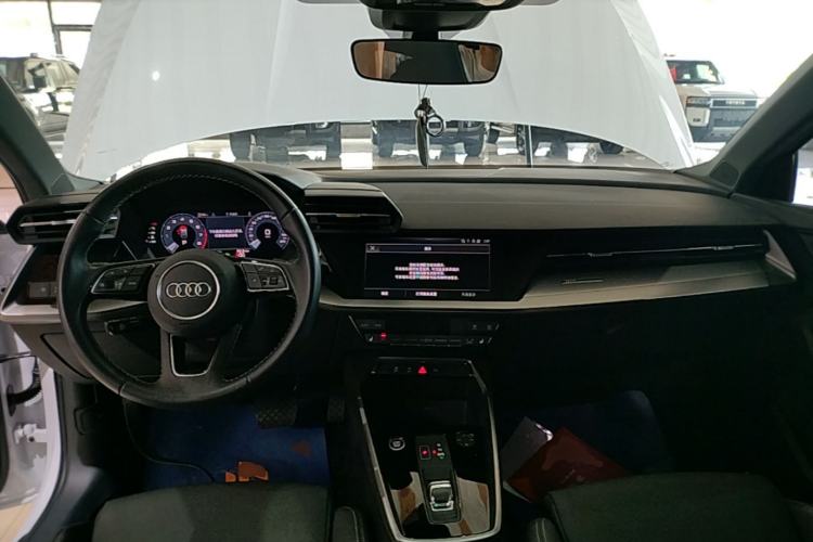 Used Audi A3 2024 Sportback 35 TFSI Fashionable Sports Model Center Console